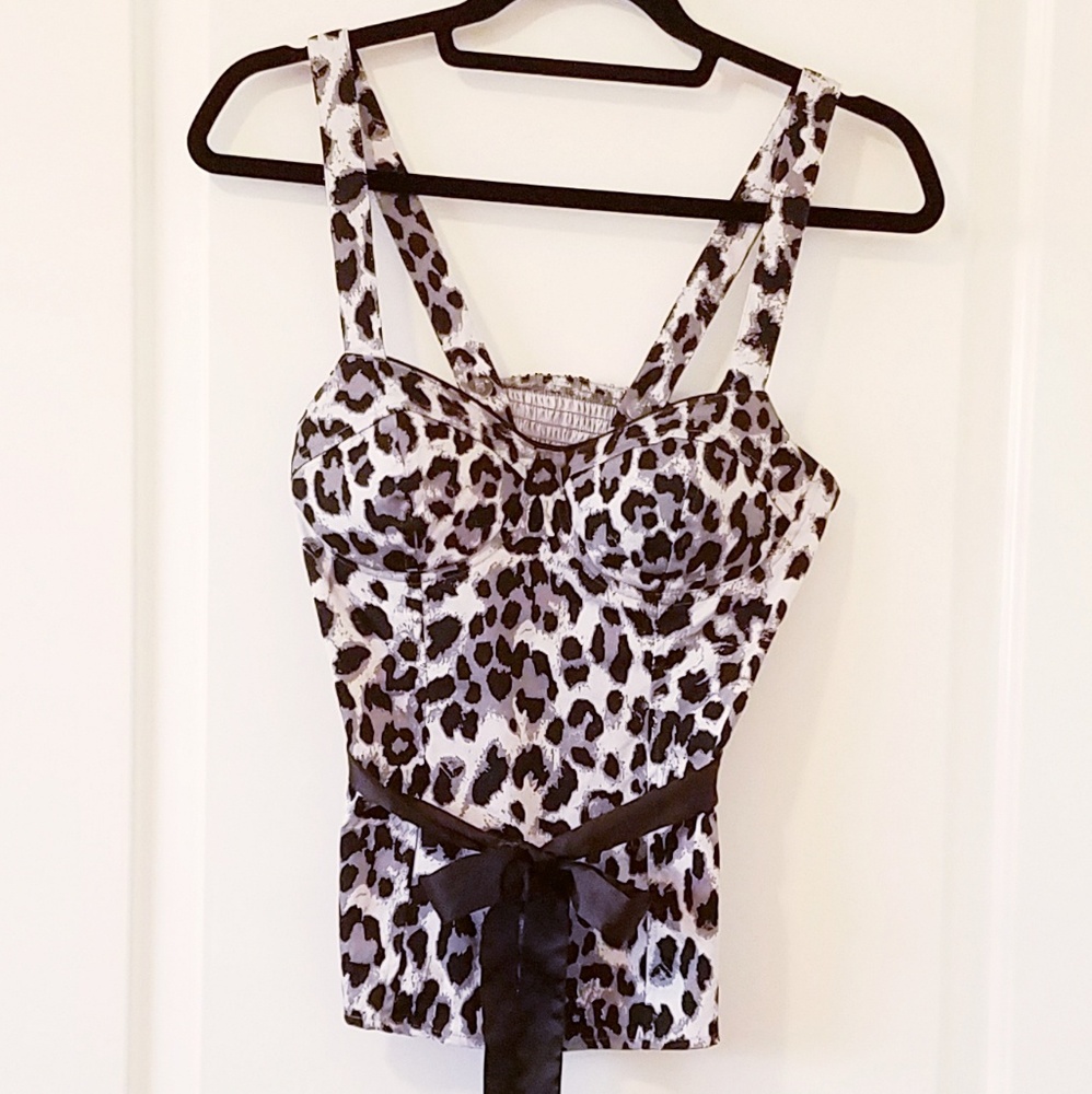 Like New Guess Snow Leopard Print Top S